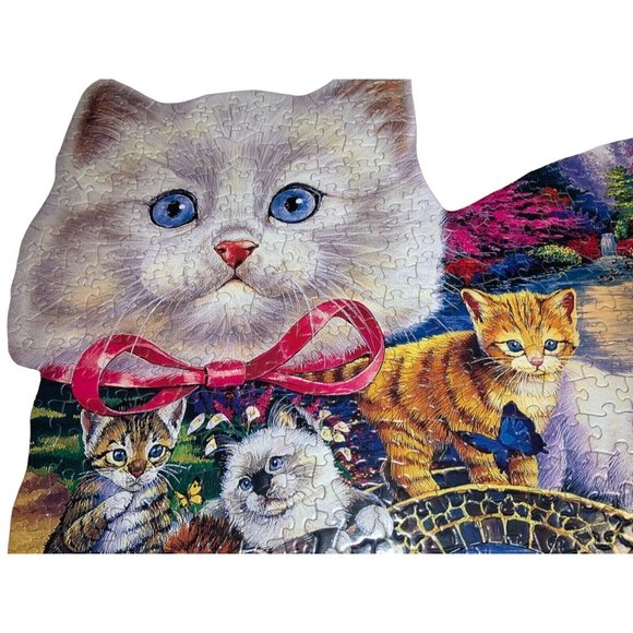 Master Pieces Shaped Puzzle 550 pc Large Pieces Kitten Tales - complete - Picture 3 of 9